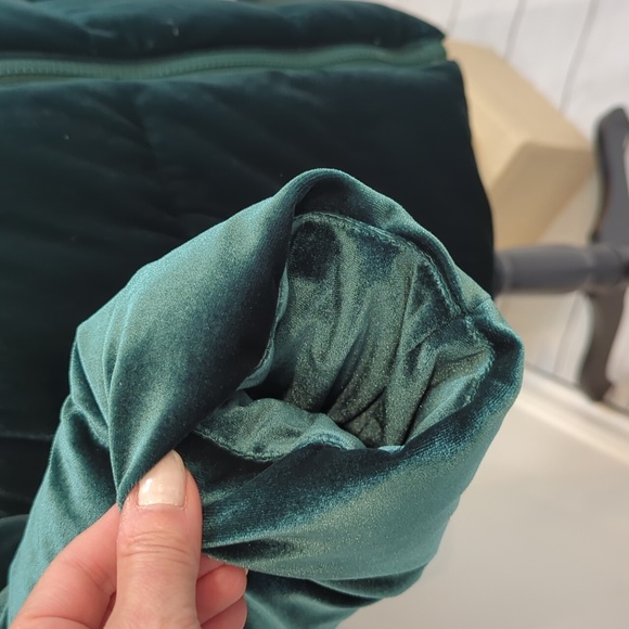 NWOT Gap Plush Velvet Evergreen Quilted Puffer Jacket - Size S - Picture 7 of 16